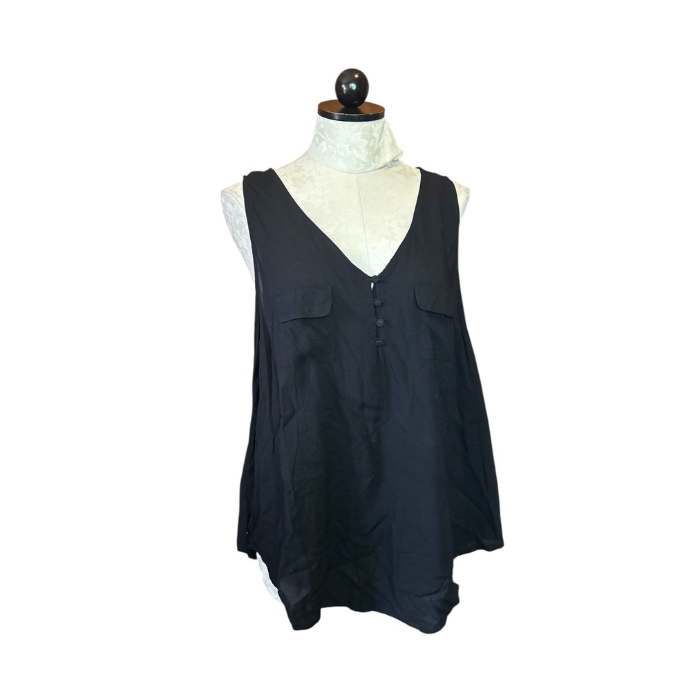 Torrid Plus Black Rayon Sleeveless V-Neck Button Front Pocket Blouse Plus 1 (1X)